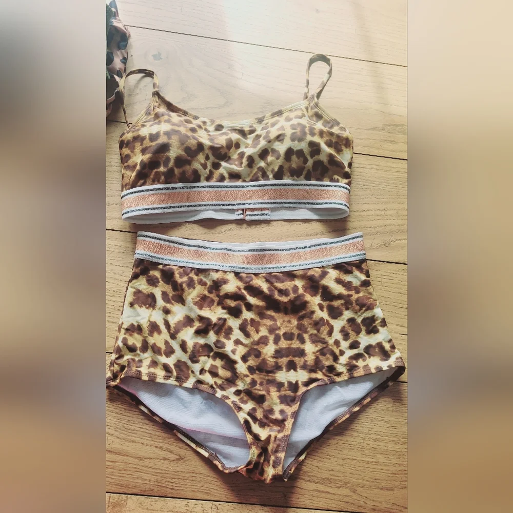 Leopard Bikini - Picture 1 of 3